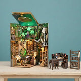 The Master's House - DIY Book Nook Kit